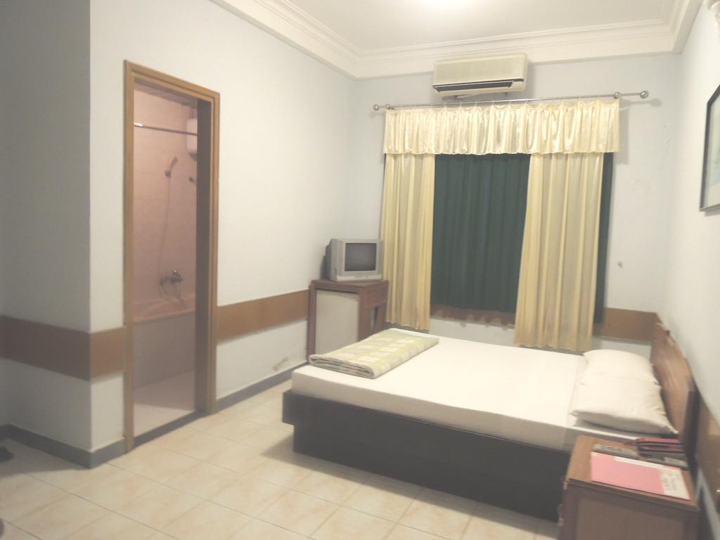 Phoenix Hotel Hue Esterno foto