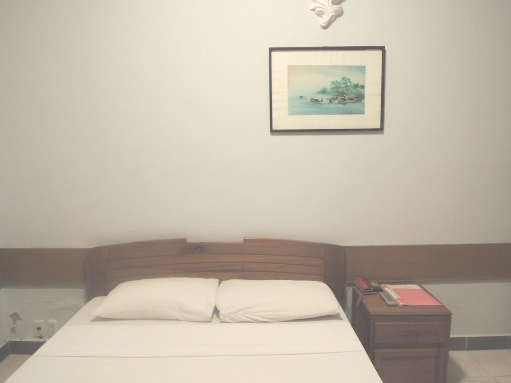 Phoenix Hotel Hue Esterno foto